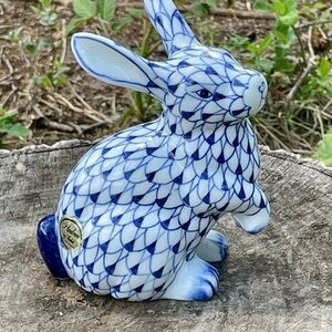 Vintage Andrea by Sadek 6” Ceramic Blue & White Fishnet Bunny Rabbit